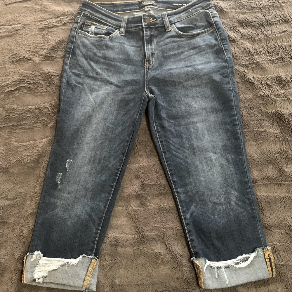 Judy Blue size 9 cuffed capri